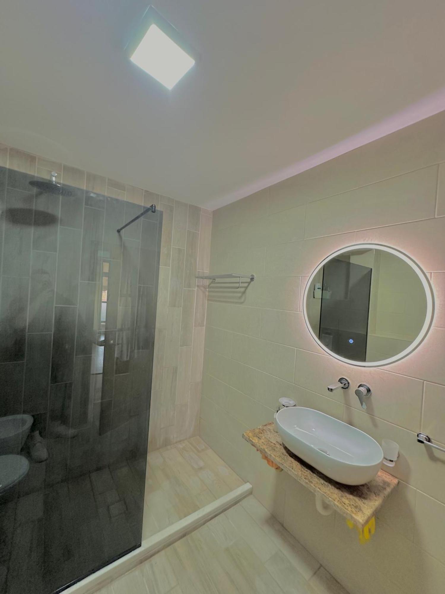 Central Inn Home 티라나 외부 사진